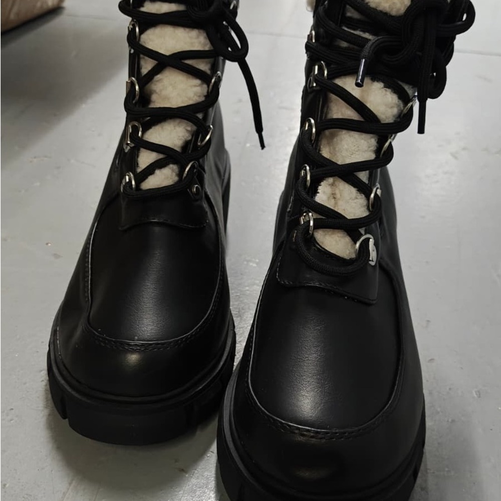 Black Women's Lace-Up Boots